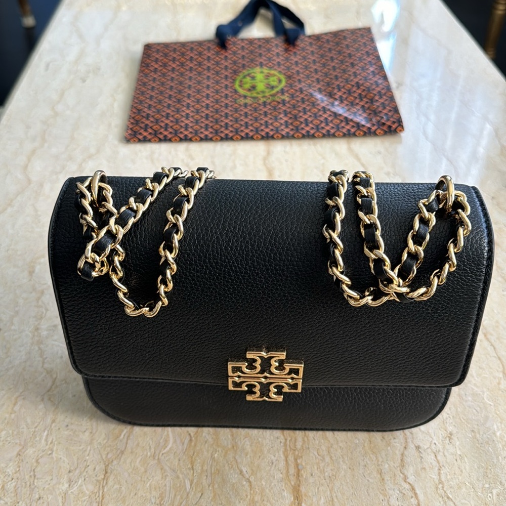 Brand new without tag, authentic Tory Burch Black Leather Crossbody Bag. - Picture 8 of 11